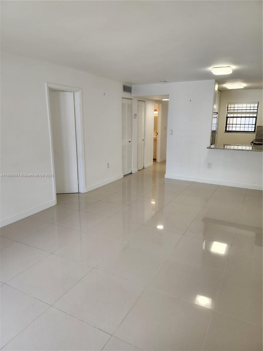 EASTVIEW VILLAS CONDO SOU - Residential Lease