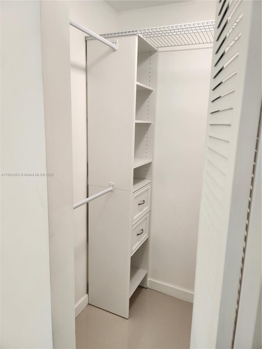 EASTVIEW VILLAS CONDO SOU - Residential Lease