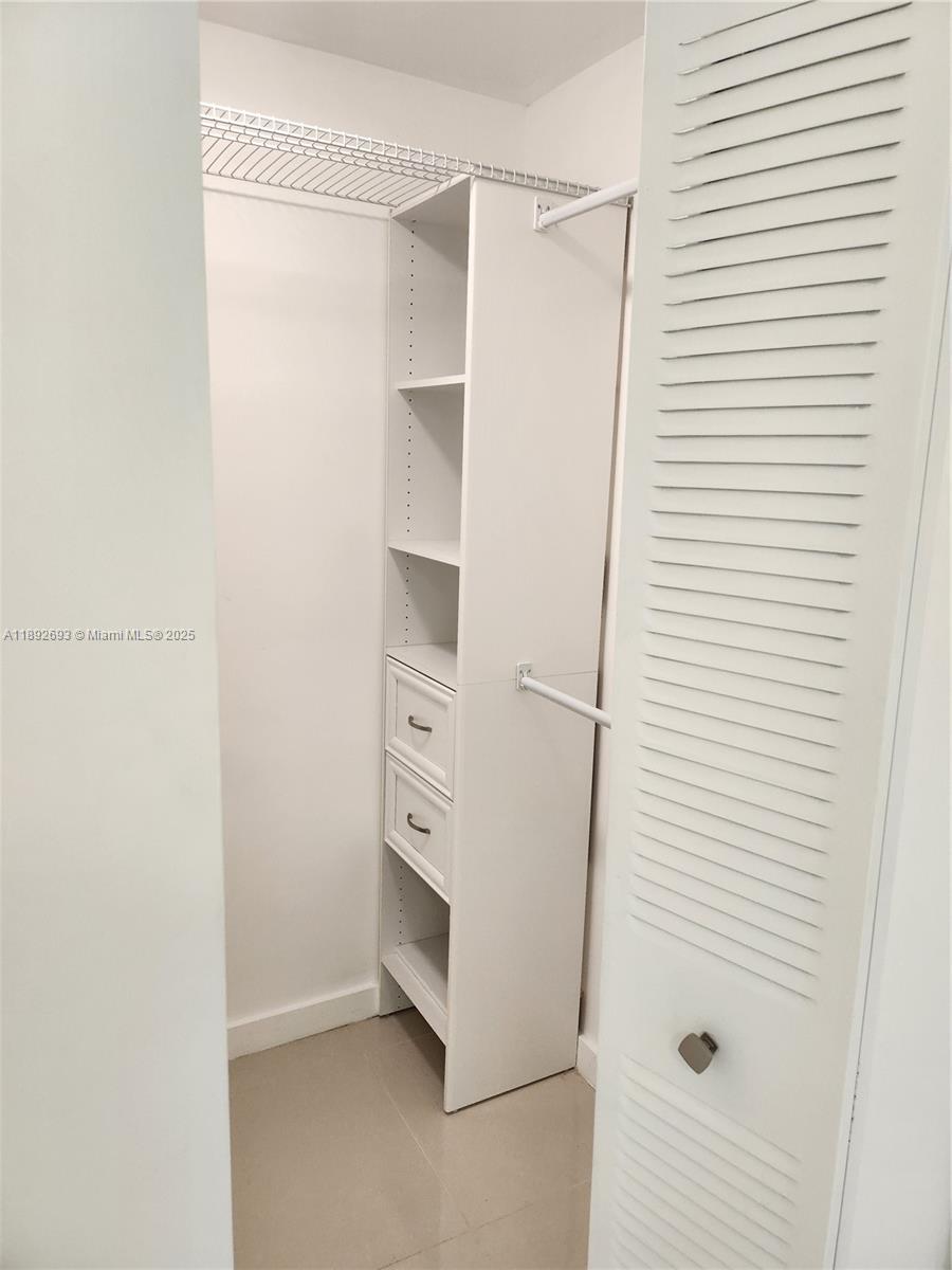 EASTVIEW VILLAS CONDO SOU - Residential Lease