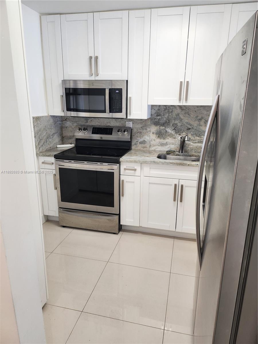 EASTVIEW VILLAS CONDO SOU - Residential Lease