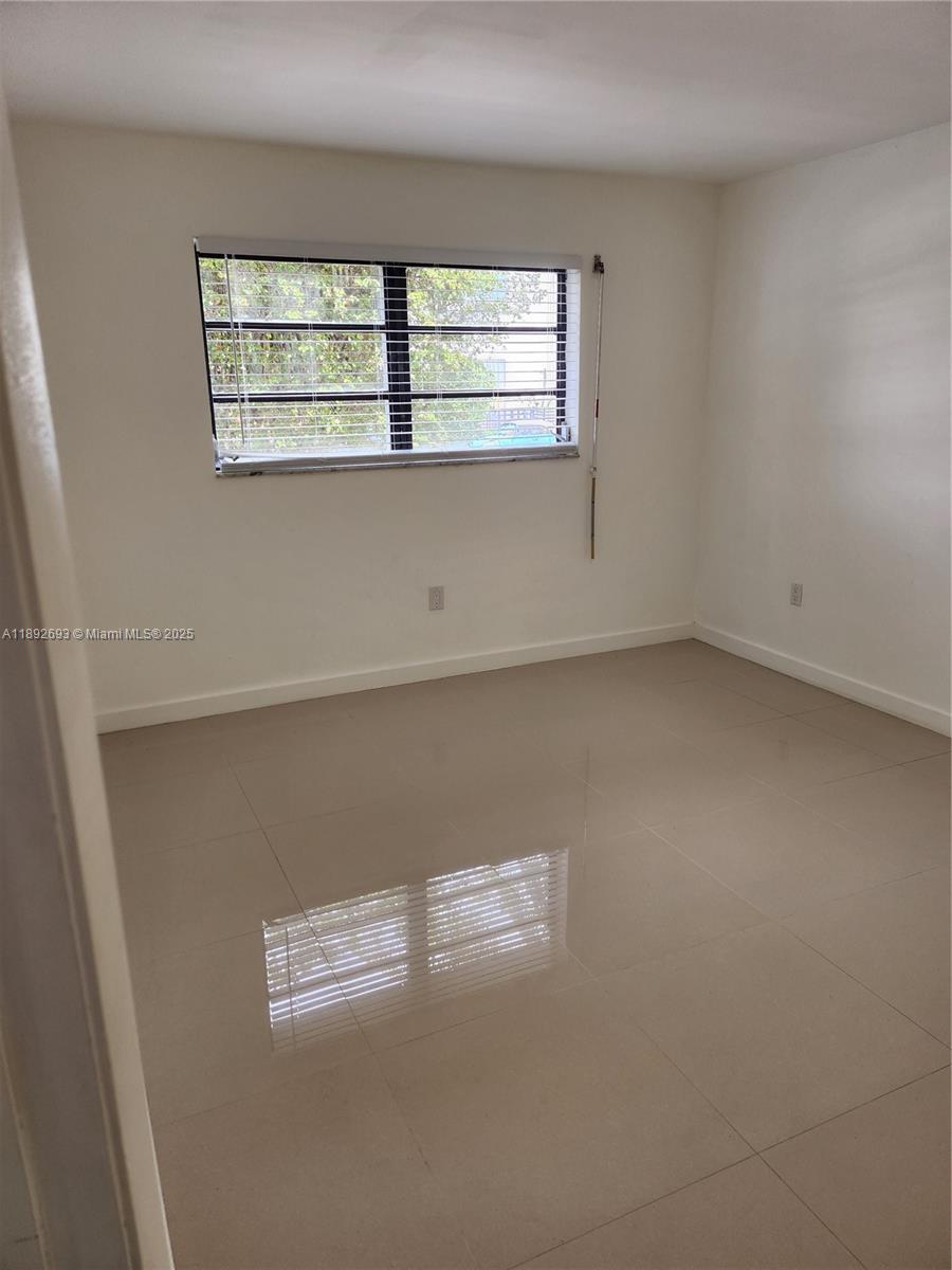 EASTVIEW VILLAS CONDO SOU - Residential Lease