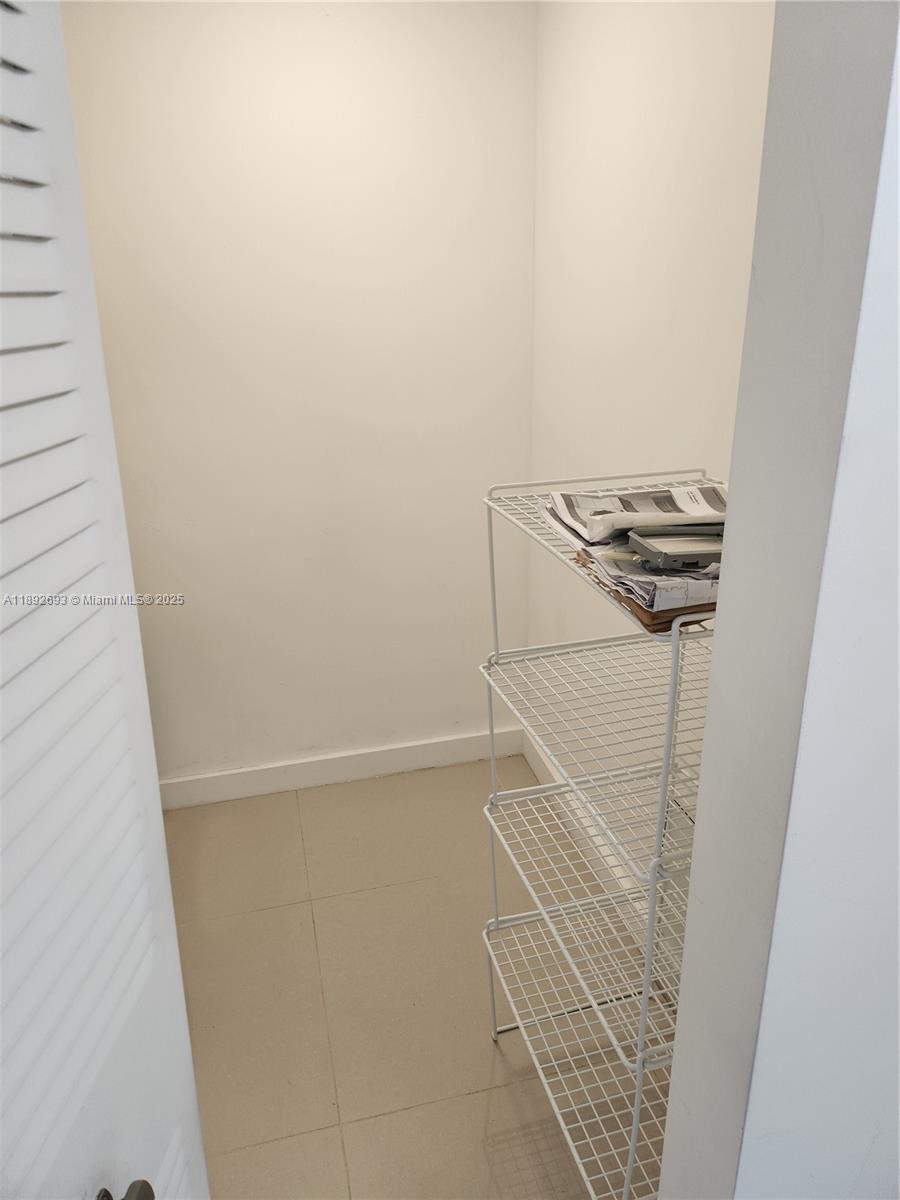 EASTVIEW VILLAS CONDO SOU - Residential Lease