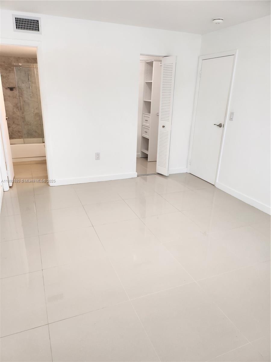 EASTVIEW VILLAS CONDO SOU - Residential Lease