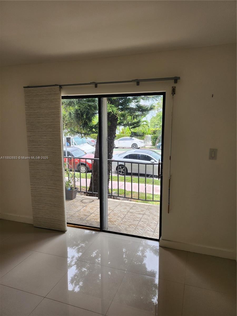 EASTVIEW VILLAS CONDO SOU - Residential Lease
