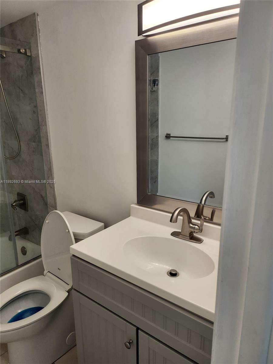 EASTVIEW VILLAS CONDO SOU - Residential Lease
