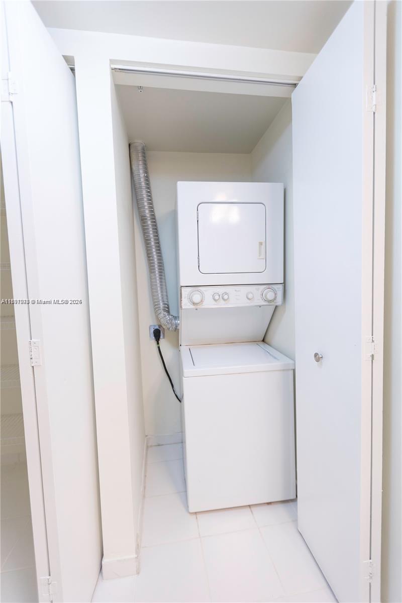 TERRAZAS RIVERPARK VILLAGE - Residential Lease