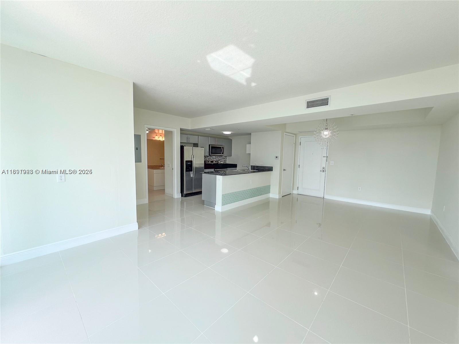 TERRAZAS RIVERPARK VILLAGE - Residential Lease