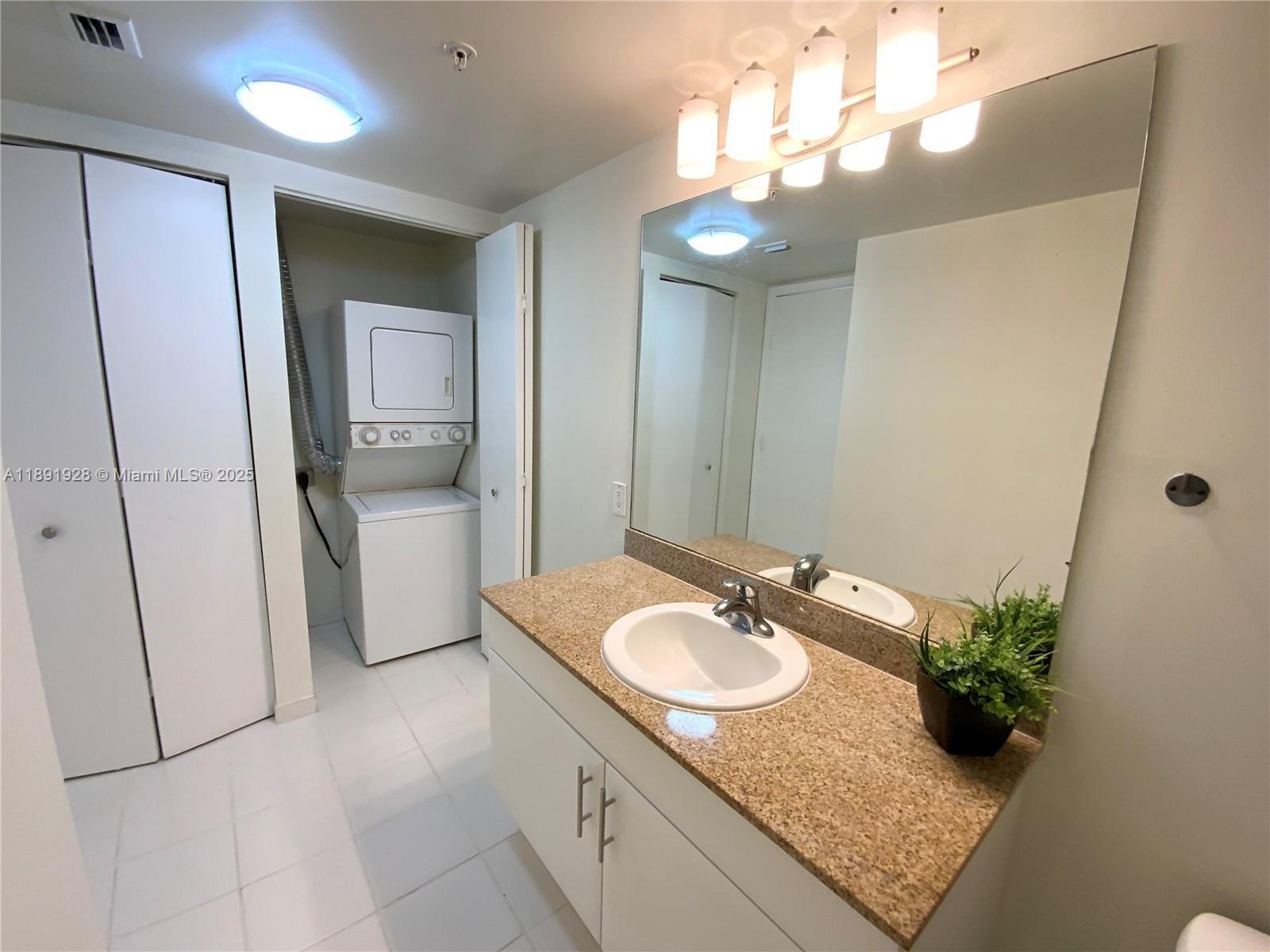 TERRAZAS RIVERPARK VILLAGE - Residential Lease