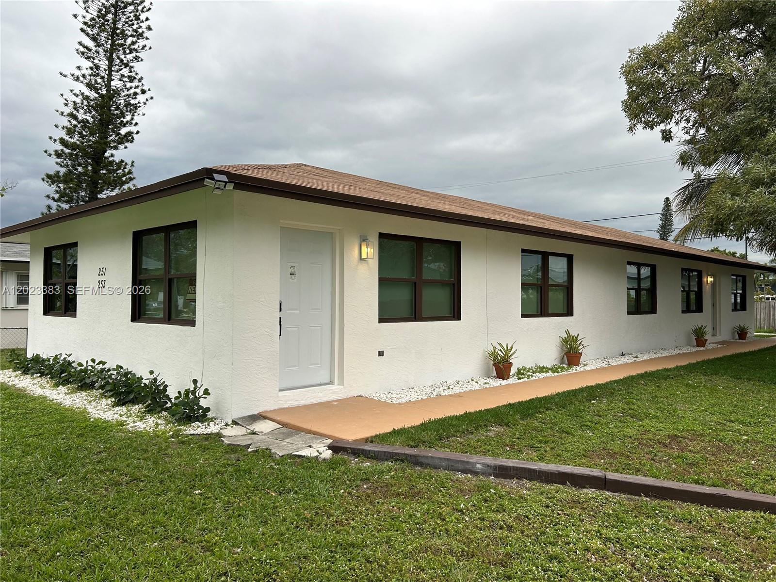 251-253 SW 11th St