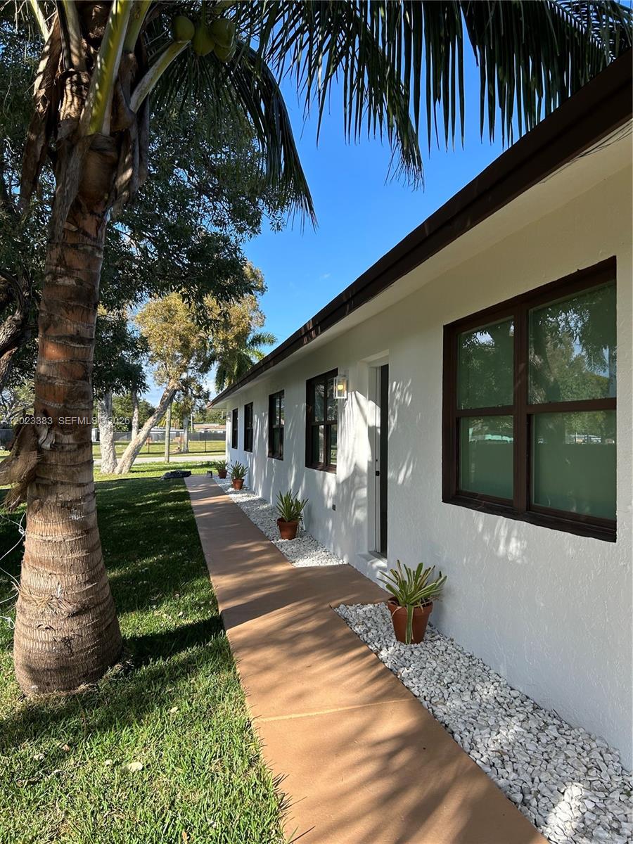 Dania Beach - Residential Income