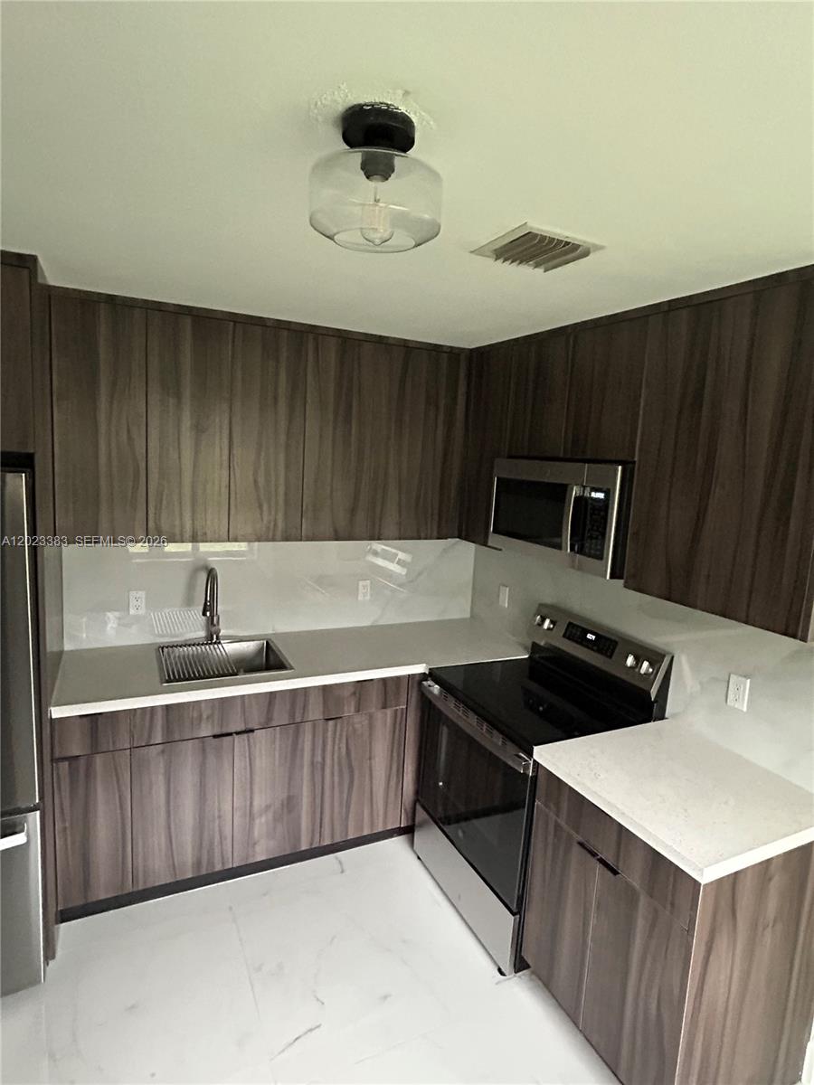 Dania Beach - Residential Income