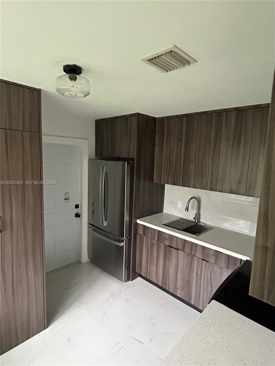 Dania Beach - Residential Income