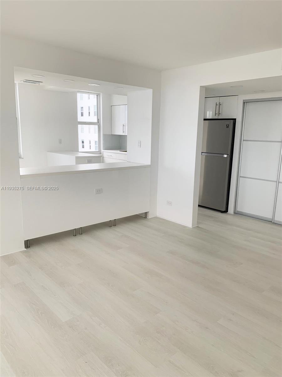 WINSTON TOWERS 500 CONDO - Residential