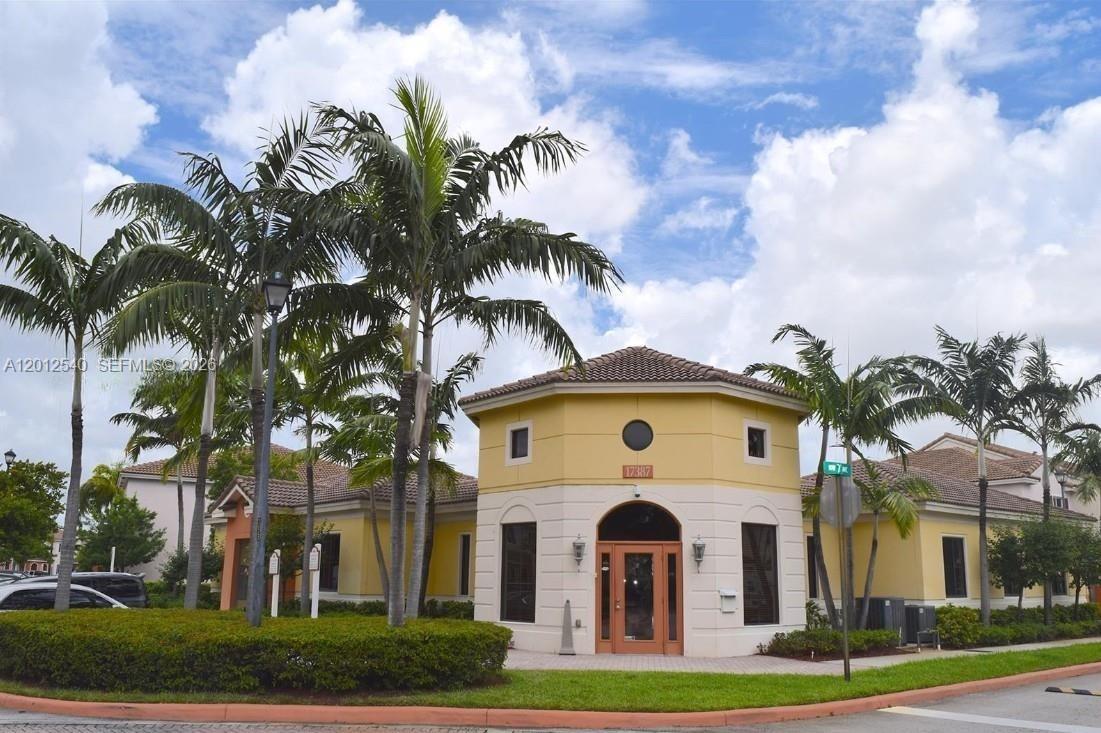 SOLABELLA CONDO - Residential Lease
