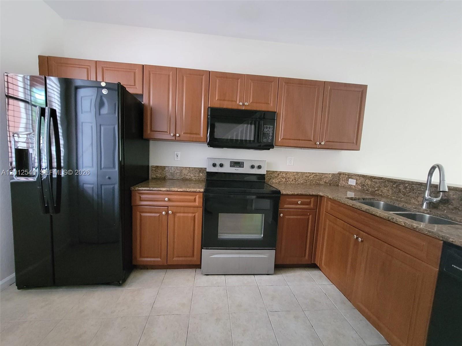 SOLABELLA CONDO - Residential Lease