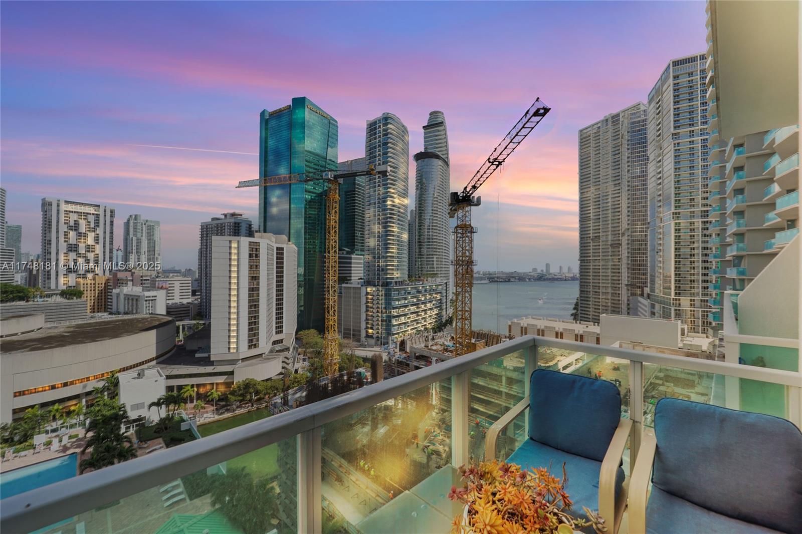 BRICKELL ON THE RIVER - Residential