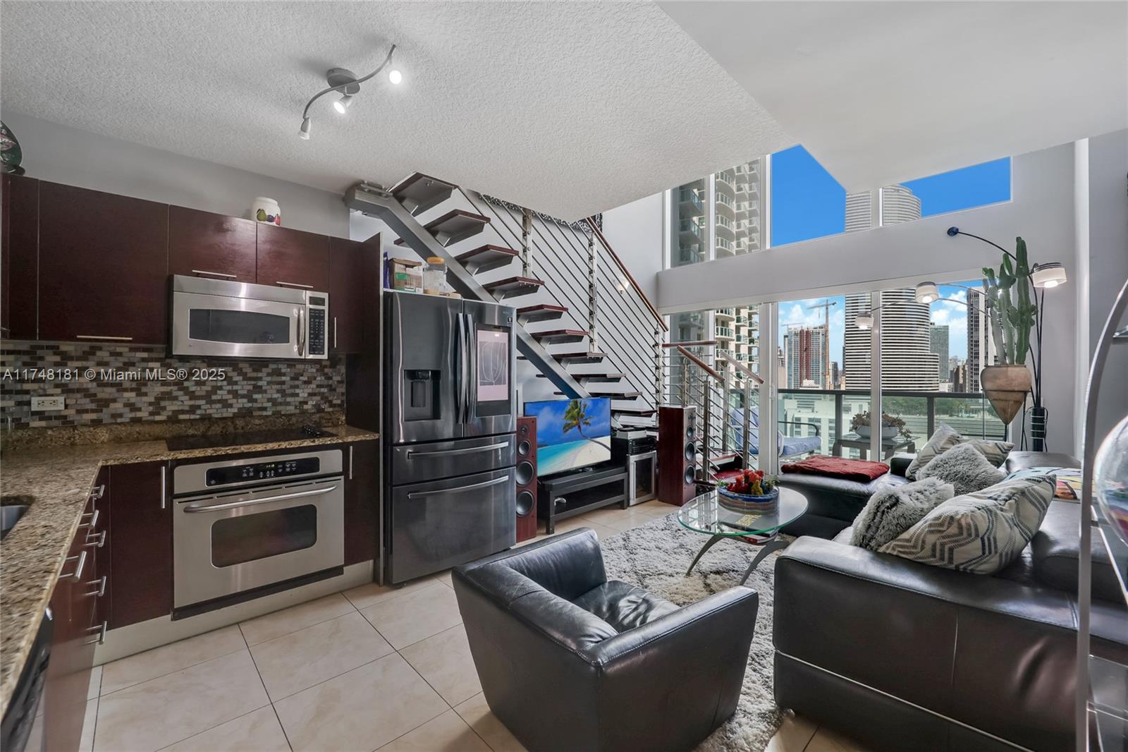 41 SE 5th St 1205