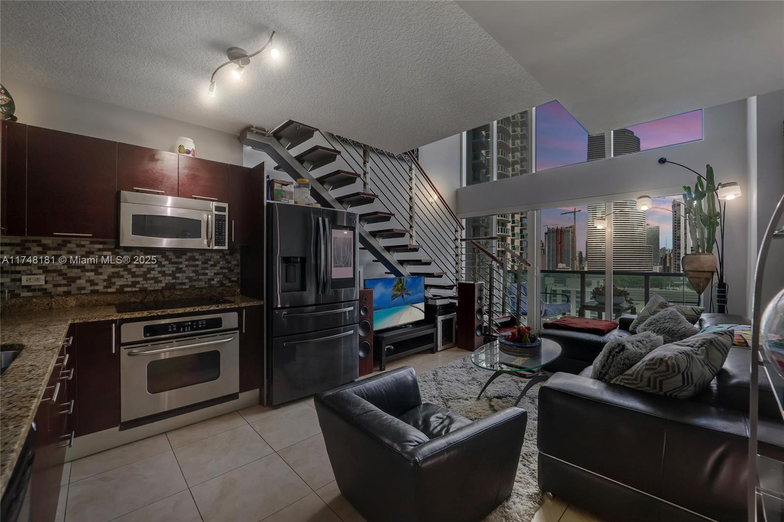 41 SE 5th St 1205