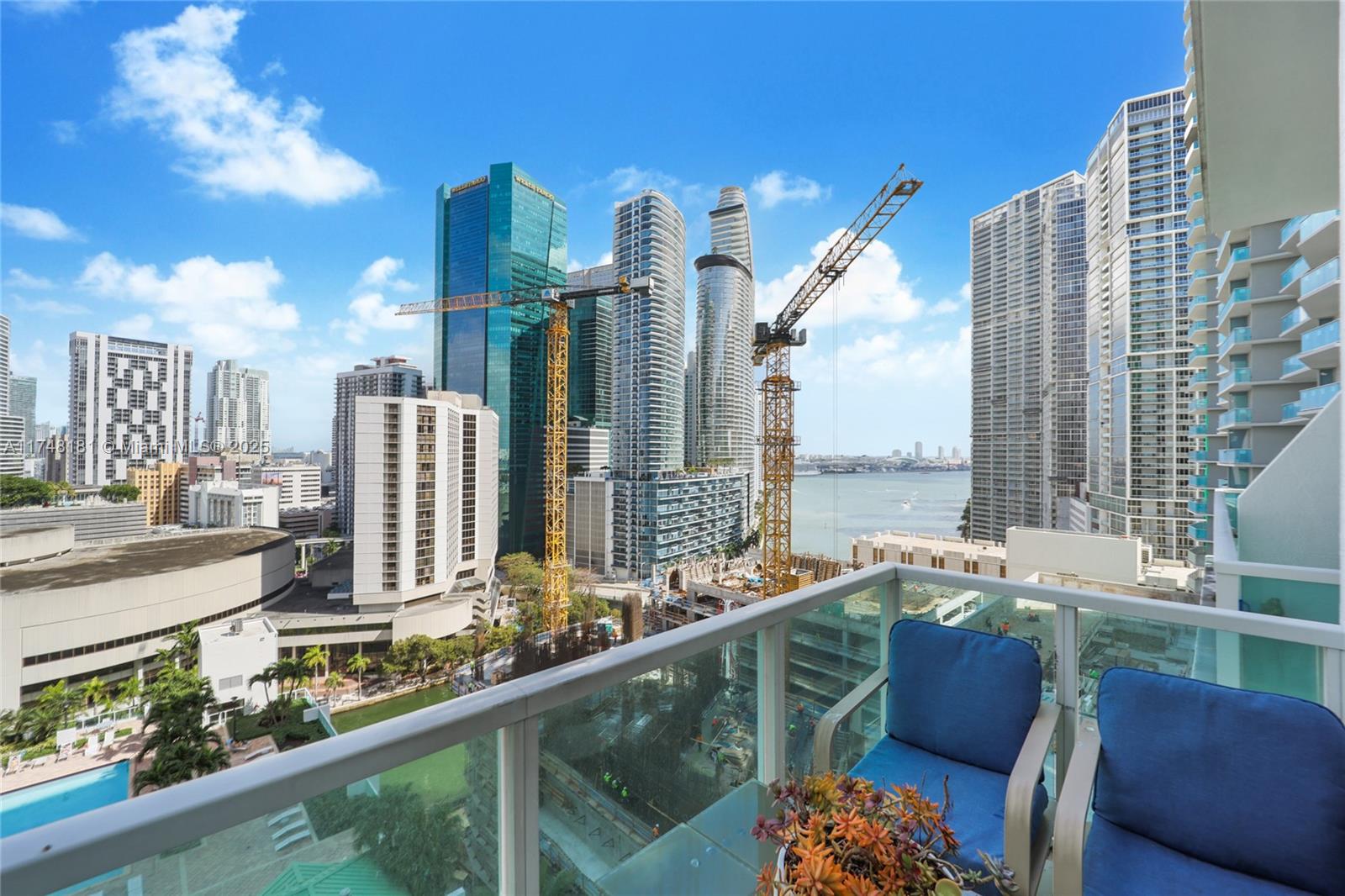 BRICKELL ON THE RIVER - Residential