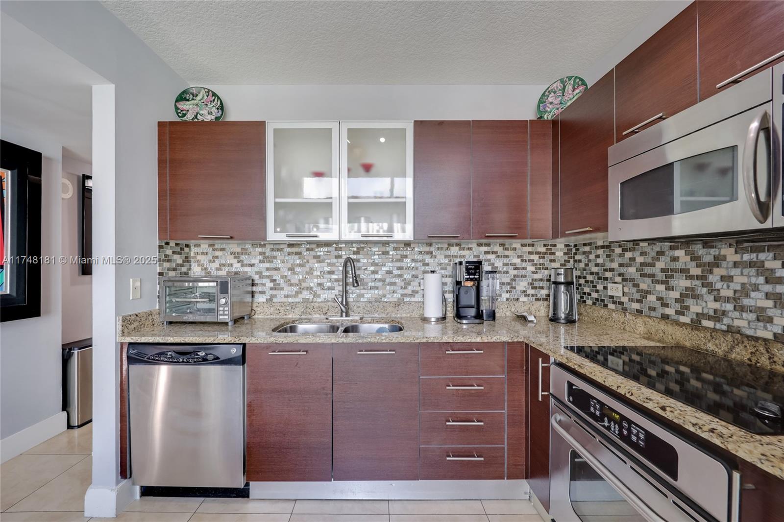 BRICKELL ON THE RIVER - Residential