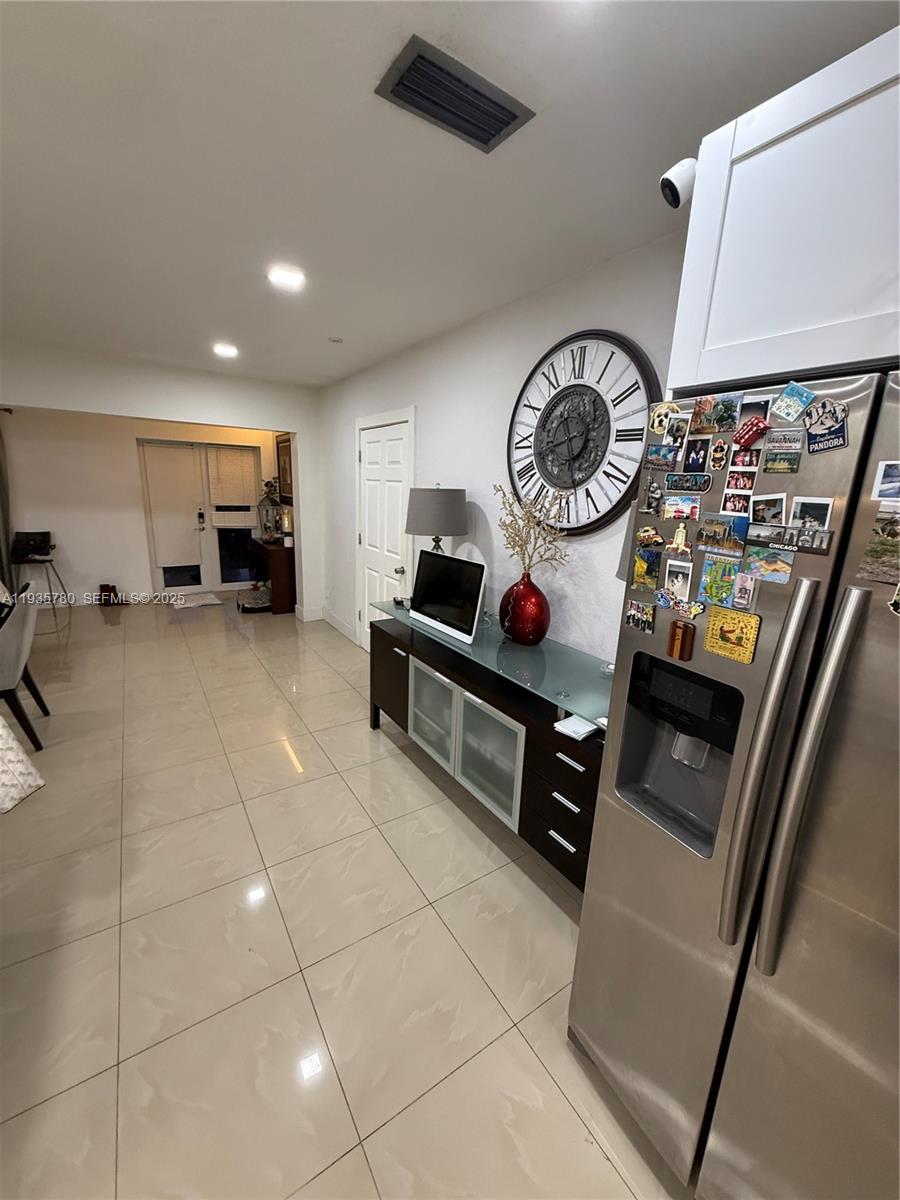 BISCAYNE HIGHLANDS - Residential