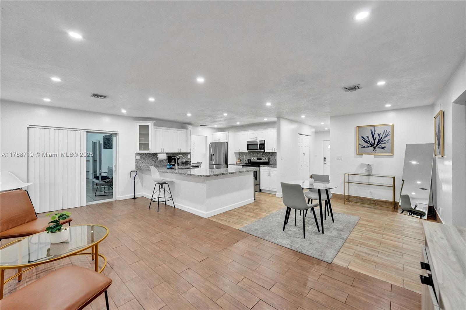 HAWTHORN - Residential Lease