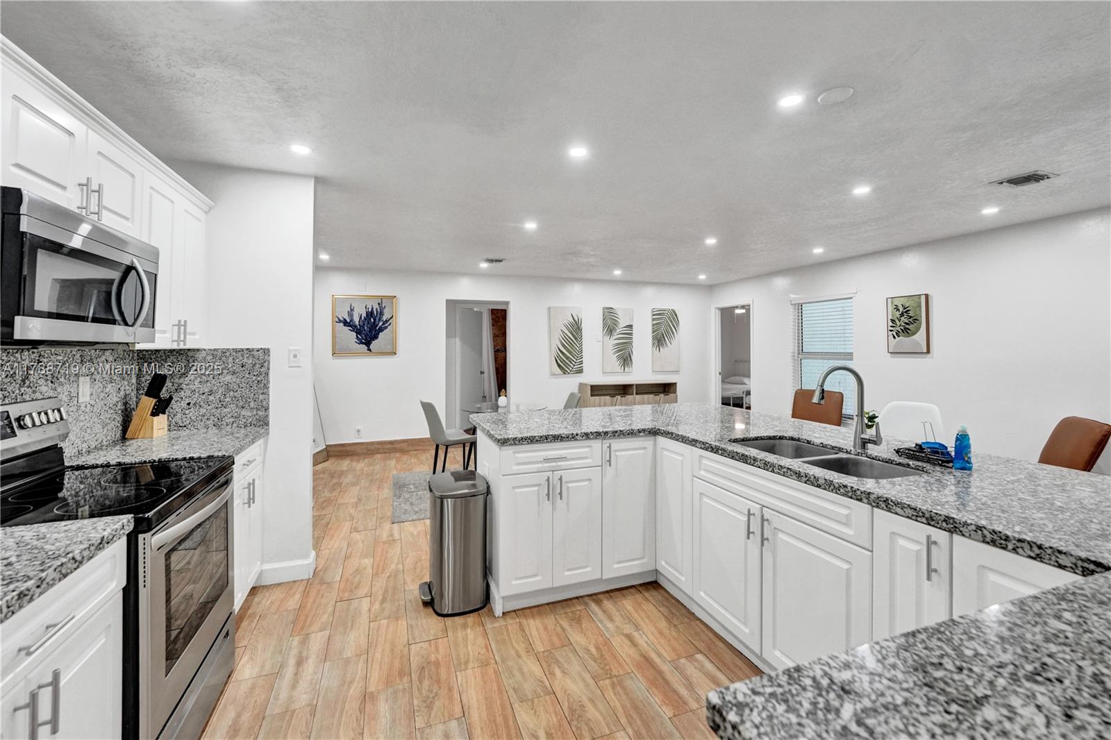 HAWTHORN - Residential Lease