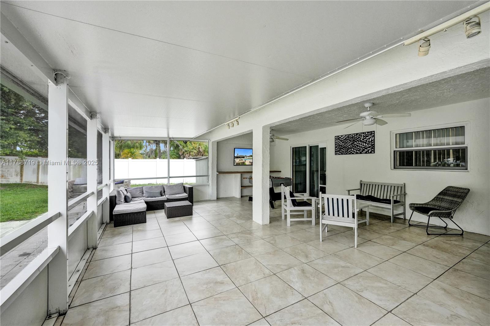 HAWTHORN - Residential Lease