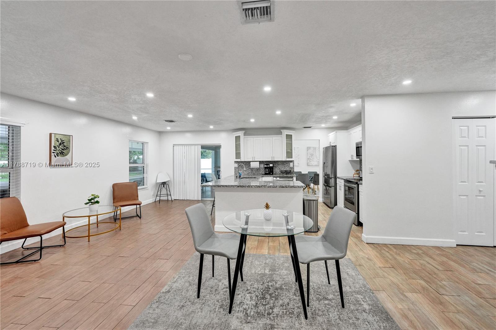 HAWTHORN - Residential Lease