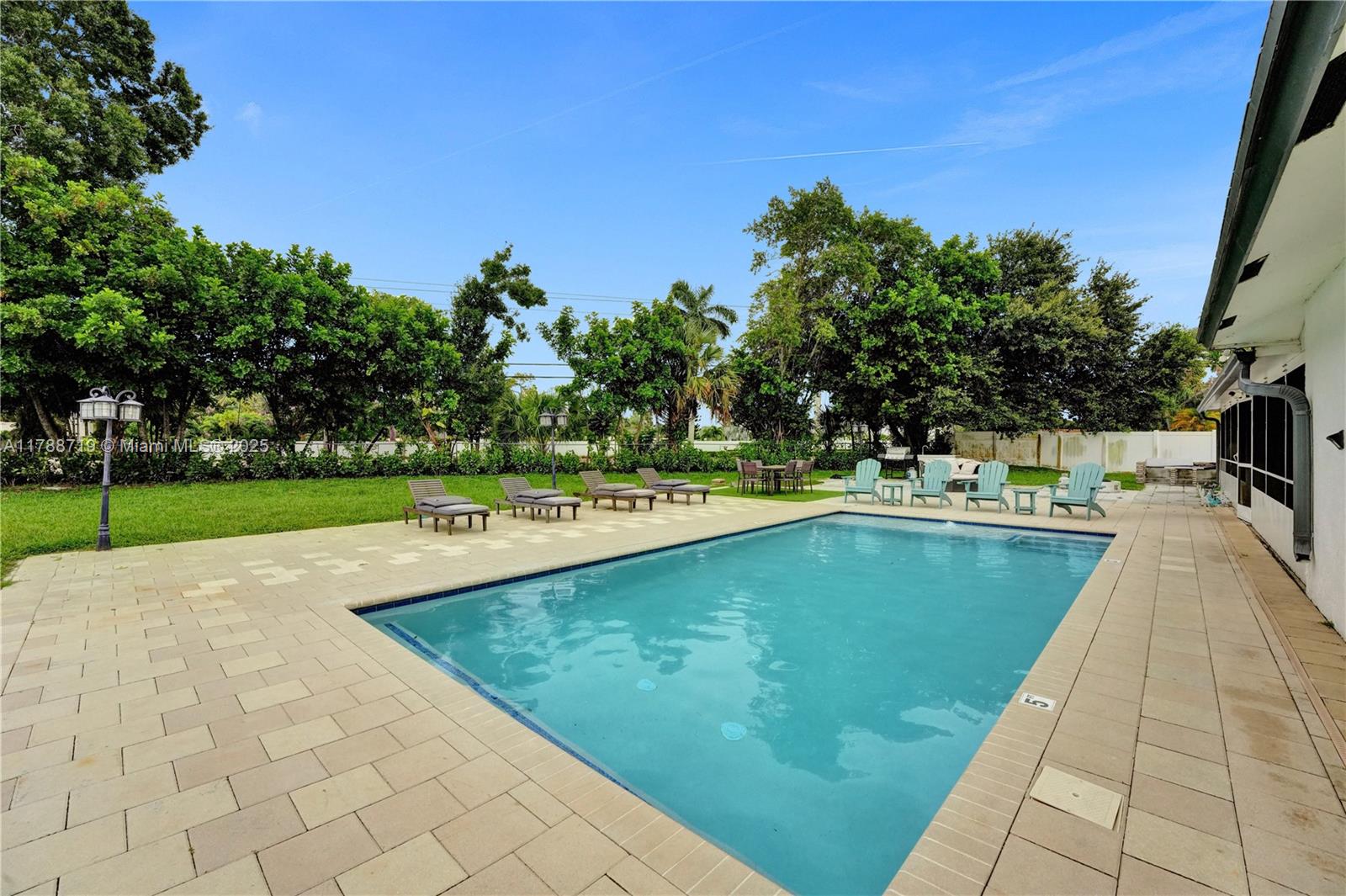 HAWTHORN - Residential Lease