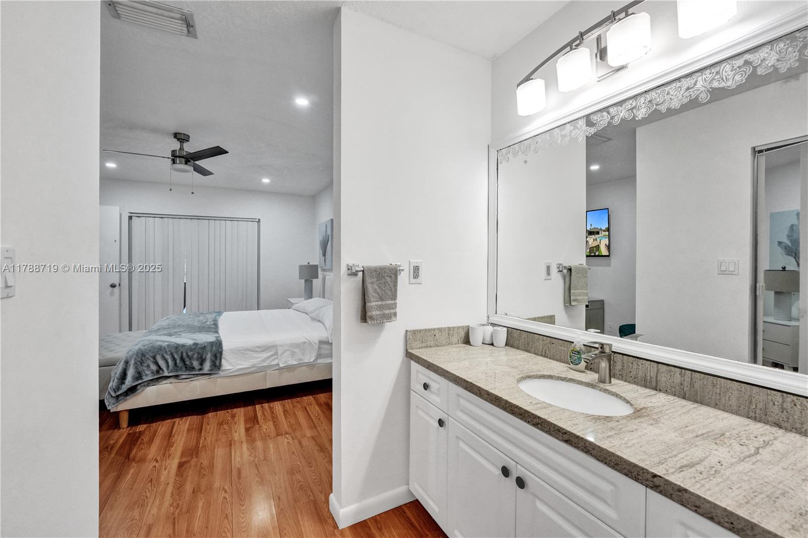 HAWTHORN - Residential Lease