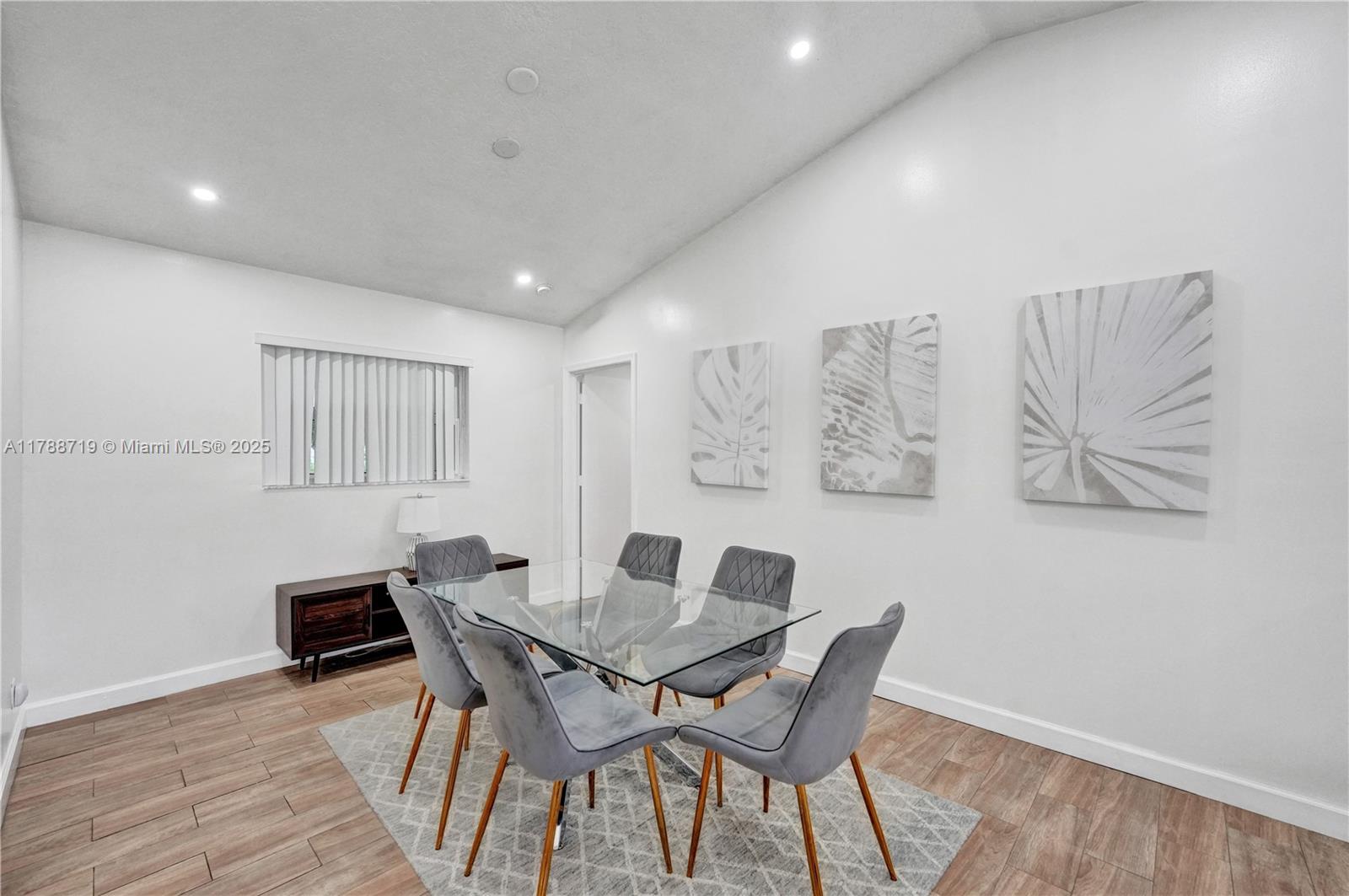 HAWTHORN - Residential Lease