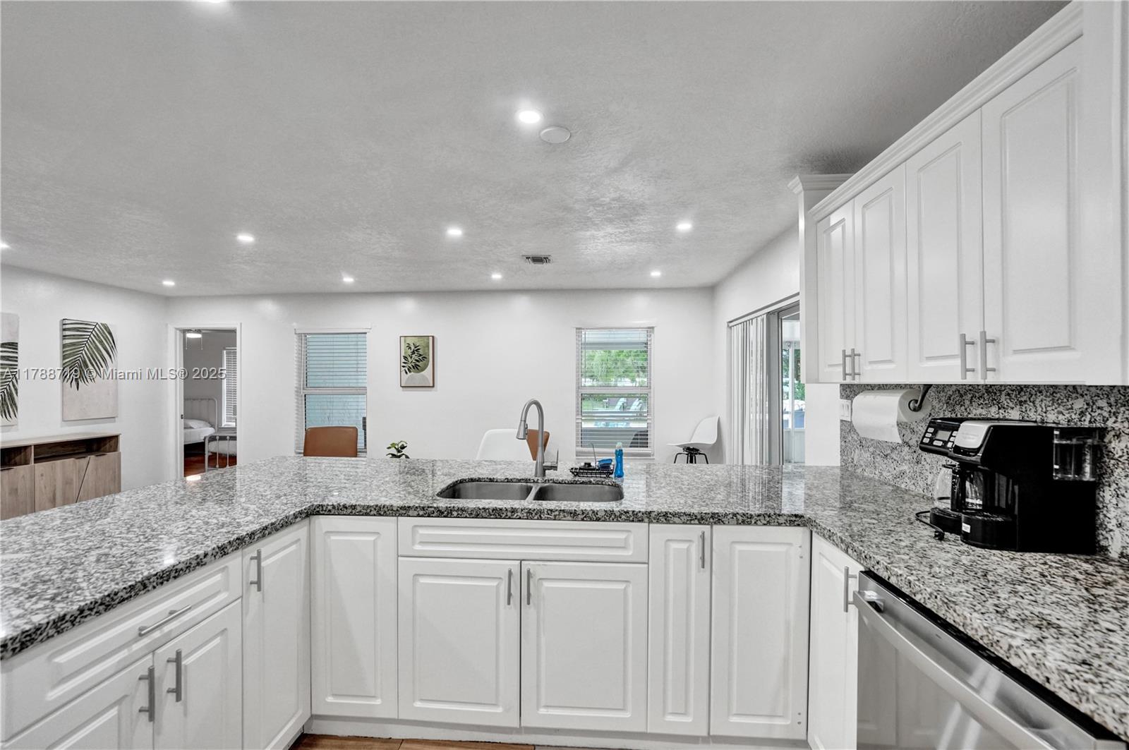 HAWTHORN - Residential Lease
