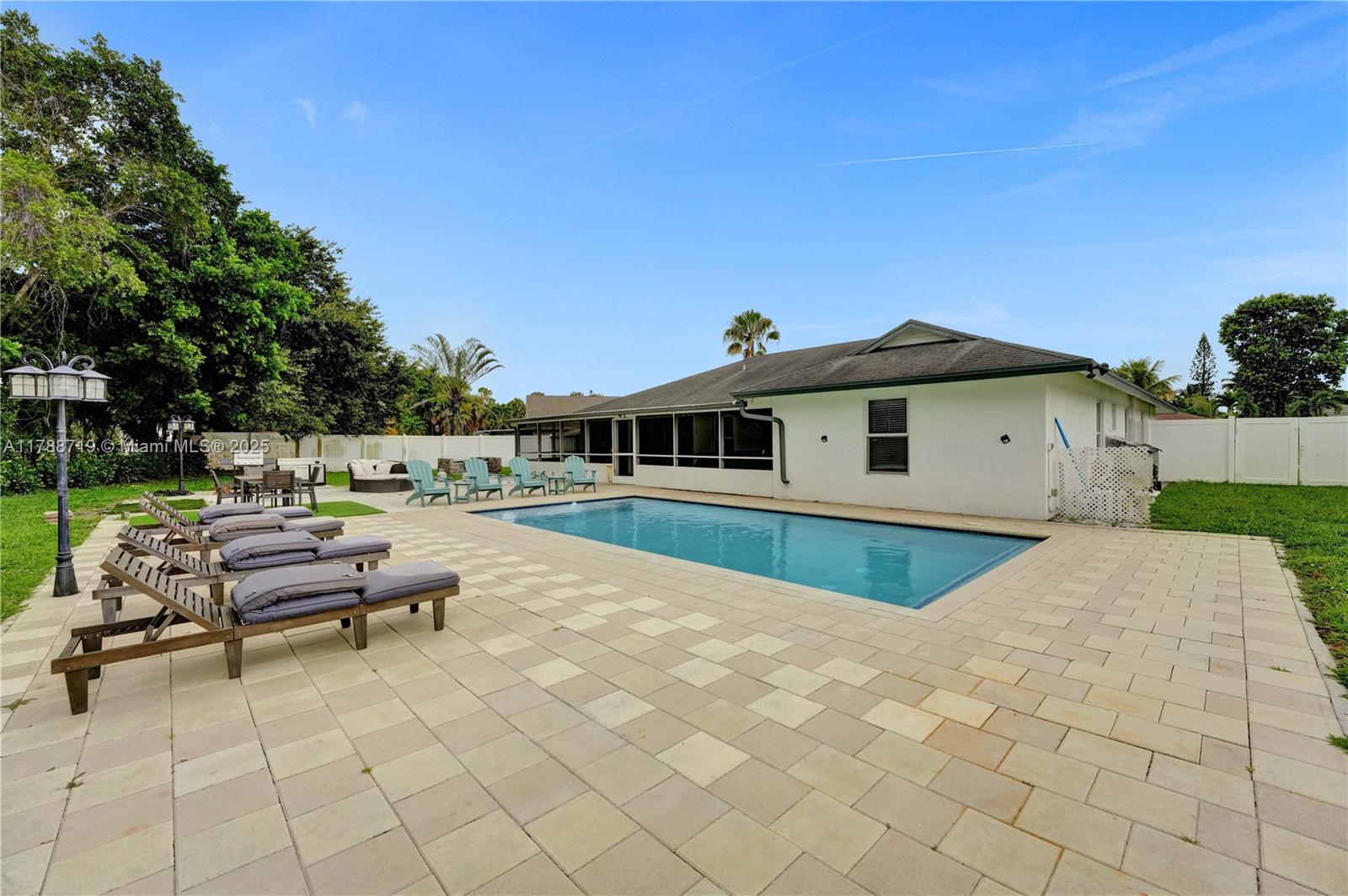 HAWTHORN - Residential Lease