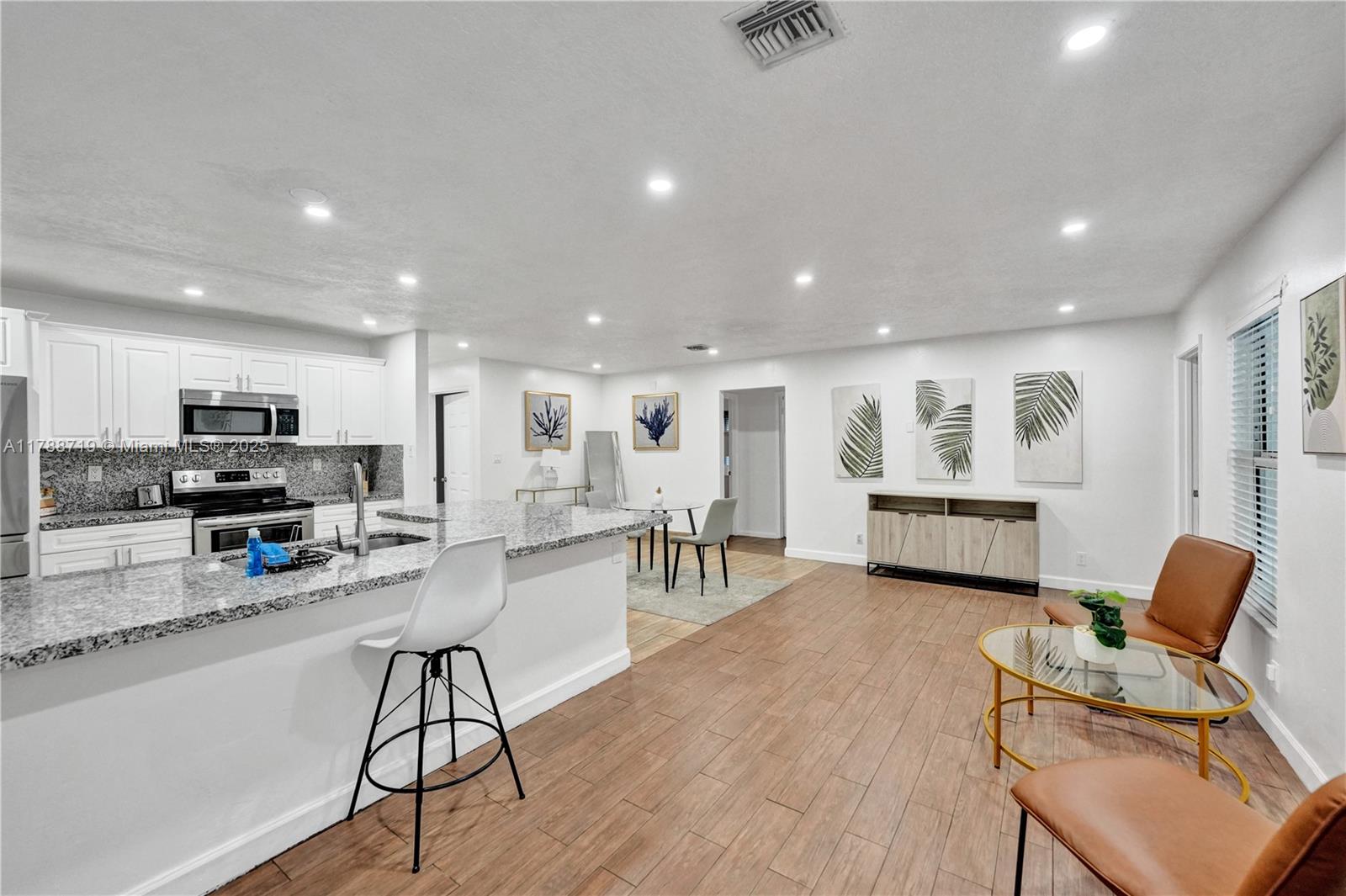 HAWTHORN - Residential Lease