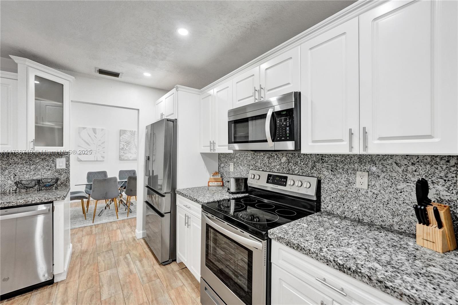 HAWTHORN - Residential Lease