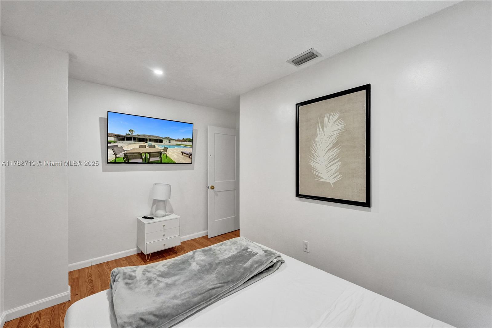 HAWTHORN - Residential Lease