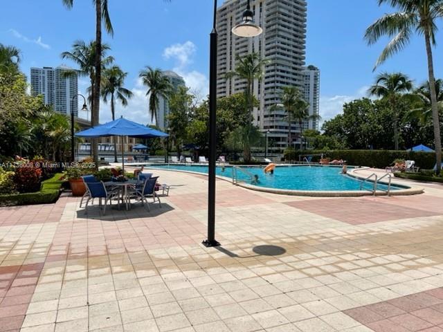 OCEANVIEW BUILDING A COND - Residential