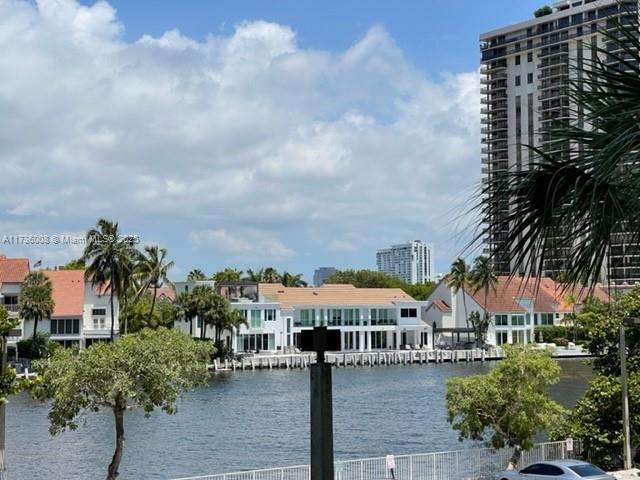 OCEANVIEW BUILDING A COND - Residential