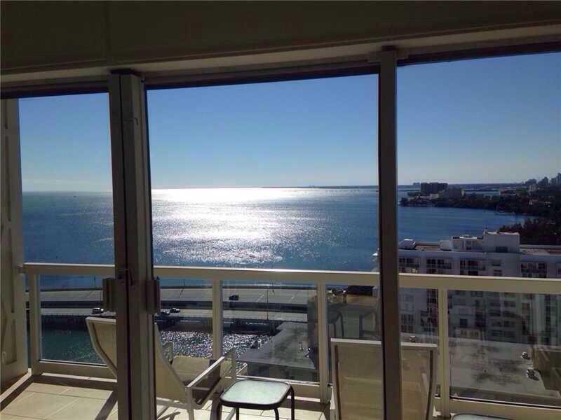 2 Bed/2 Bath Recently renovated open floor plan unit in Brickell. Breath taking Biscayne Bay view. New floors, spacious closets, new kitchen cabinets, washer/dryer inside the unit. Blackout shades and shutters. State-of-the-art amenities. Water and bas ic cable service included in rent. Pls contact LA for showing appointments, unit available January 5th, 2016.** PROPERTY WILL BE SHOWN ONLY MONDAY THRU THURSDAY FROM 3PM TO 7PM**