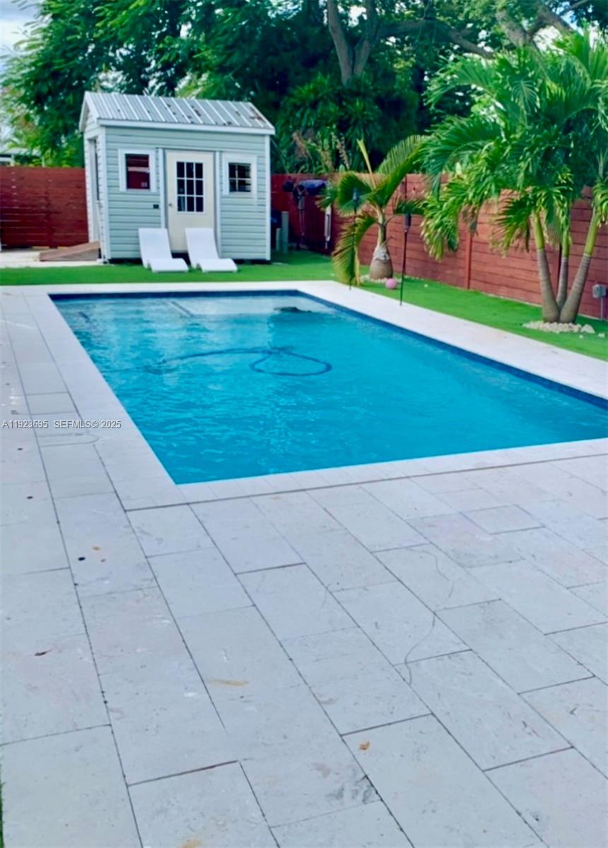 DEVON-AIRE ESTATES SEC 5 - Residential