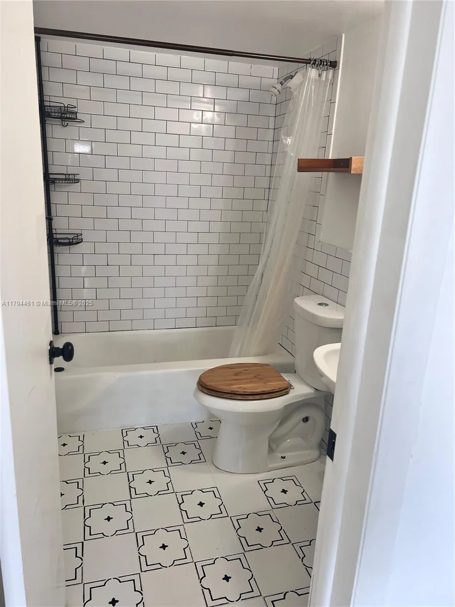 Miami, Florida 33129, United States, 2 Bedrooms Bedrooms, ,2 BathroomsBathrooms,Residential,Active,120794