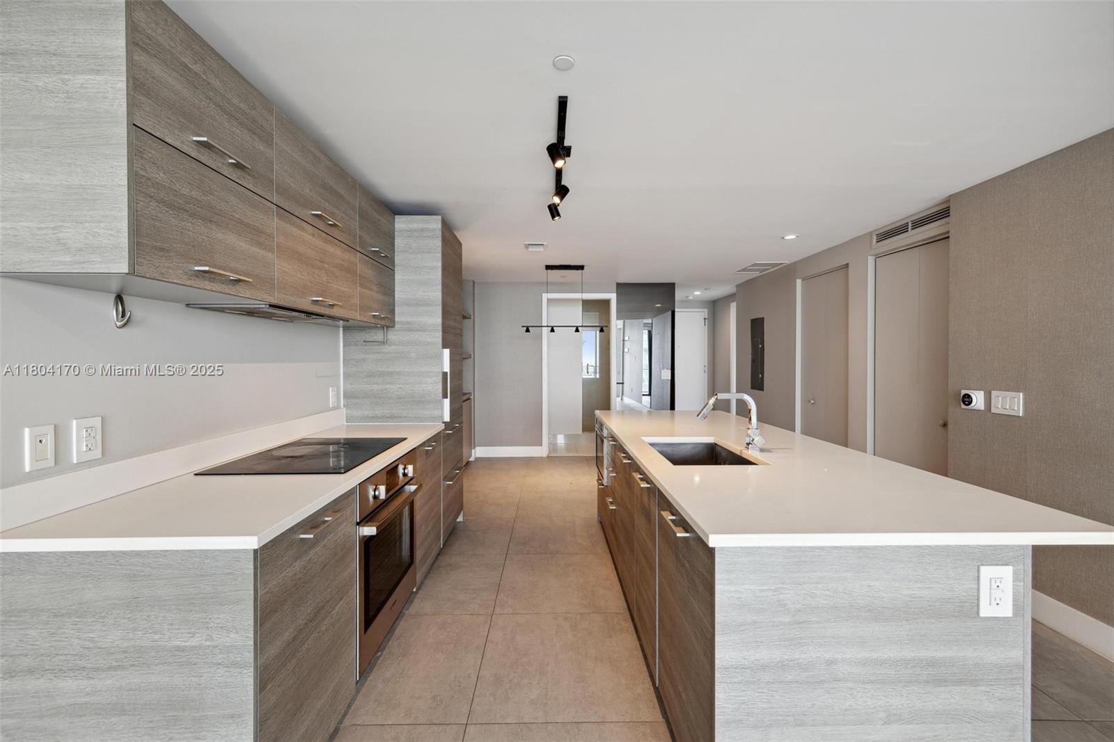 PARAISO BAY CONDO - Residential