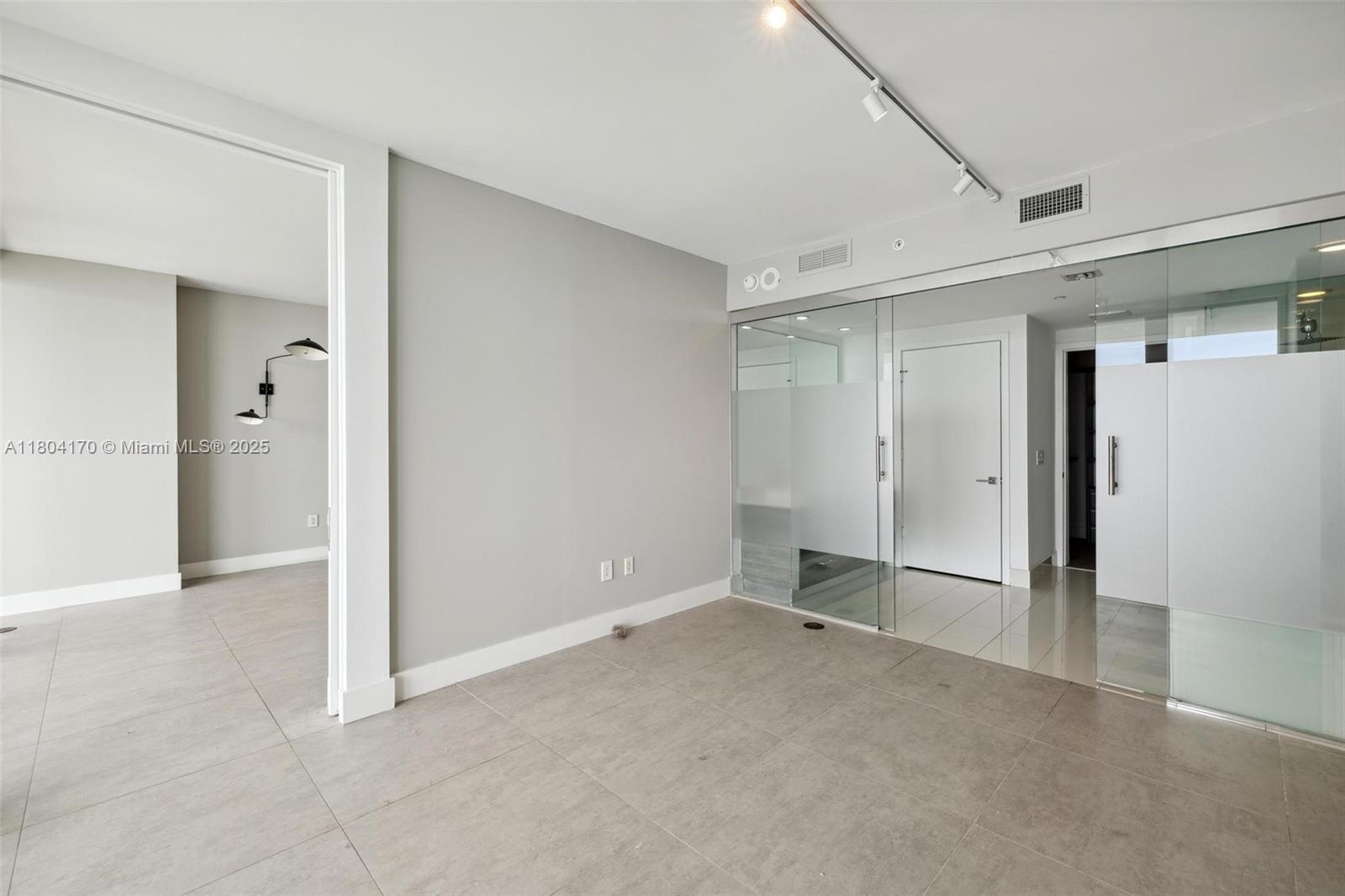 PARAISO BAY CONDO - Residential