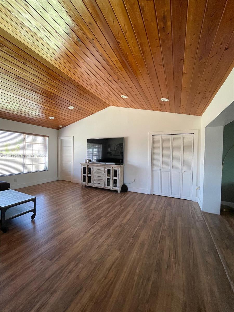 CORAL WAY VILLAGE SEC A P - Residential Lease