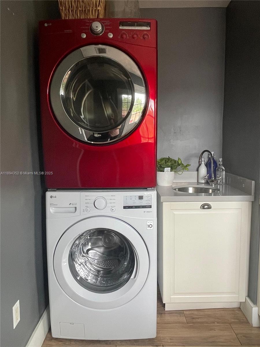 CORAL WAY VILLAGE SEC A P - Residential Lease