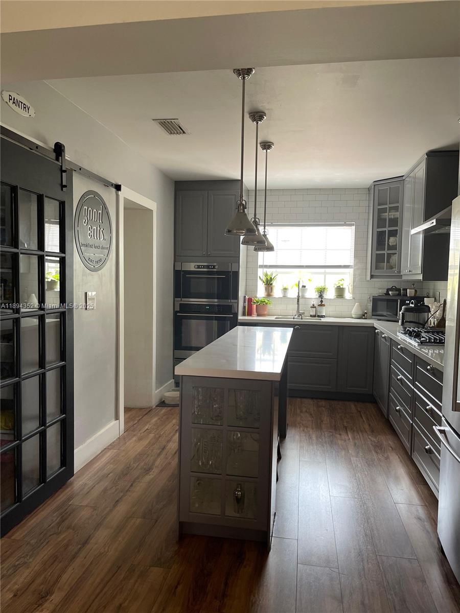 CORAL WAY VILLAGE SEC A P - Residential Lease