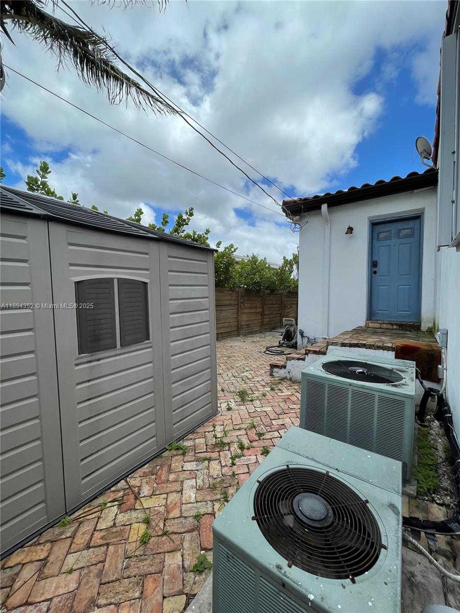 CORAL WAY VILLAGE SEC A P - Residential Lease