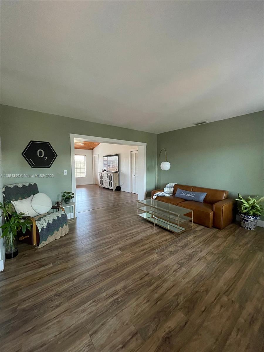 CORAL WAY VILLAGE SEC A P - Residential Lease