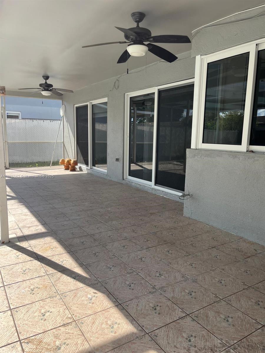 SUNRISE GOLF VILLAGE SEC - Residential Lease